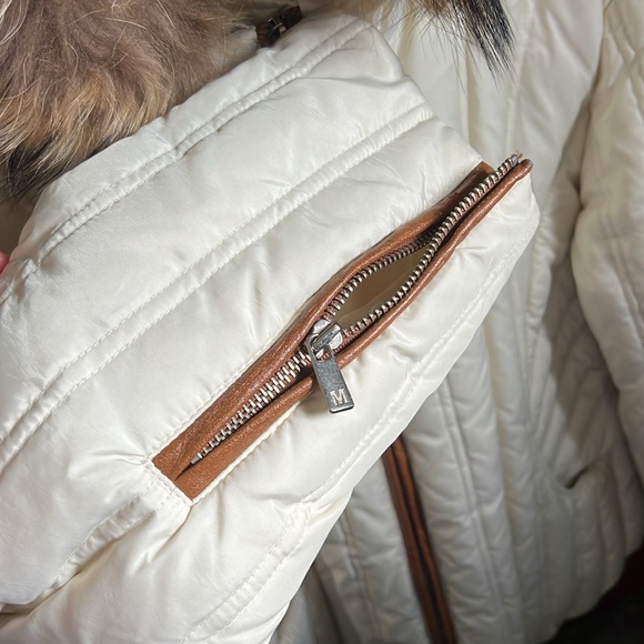 •Michael Kors• winter coat in like new condition Beautiful cream w/removable fur - Picture 6 of 7